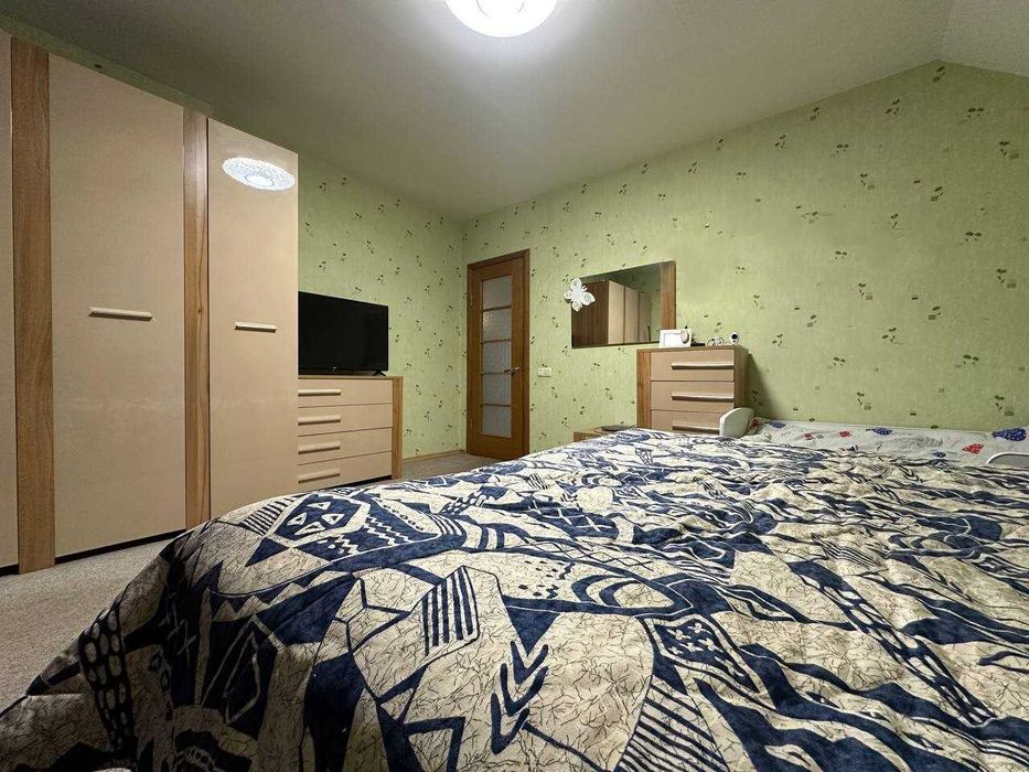 Продаж будинку 191м2 4 кімнати 18 соток