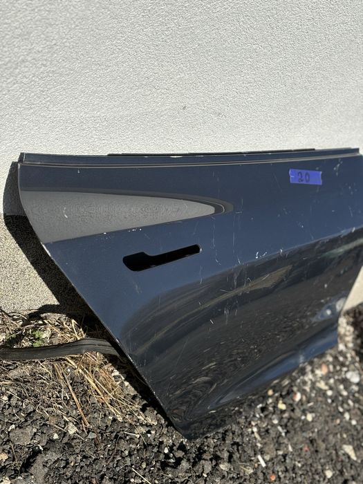 Задня права дверка Тесла 3. Tesla 3 задня права дверка