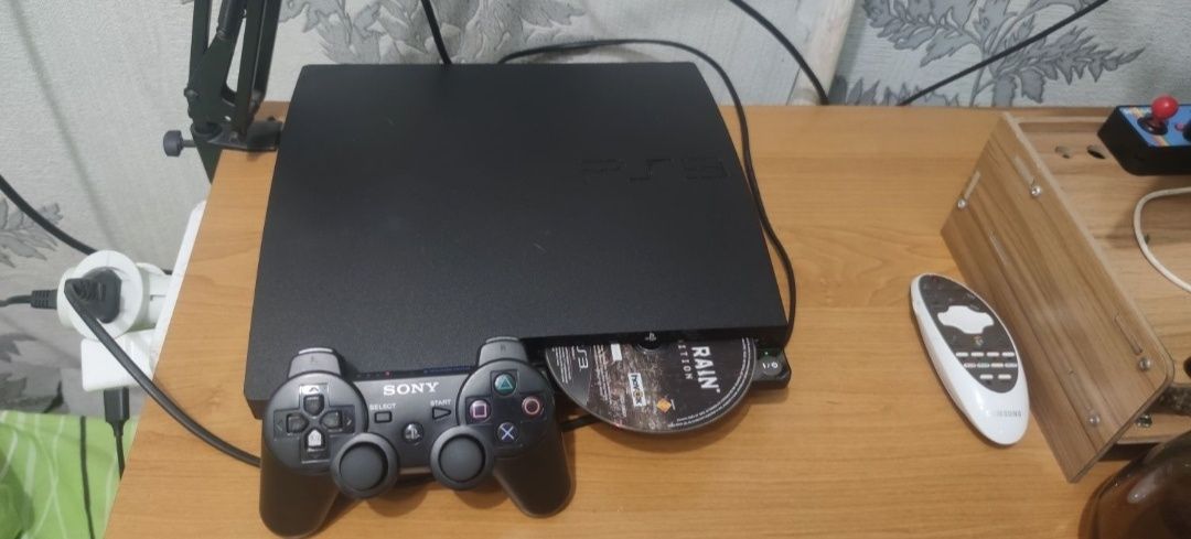 Приставка Sony PlayStation 3 Slim PS3