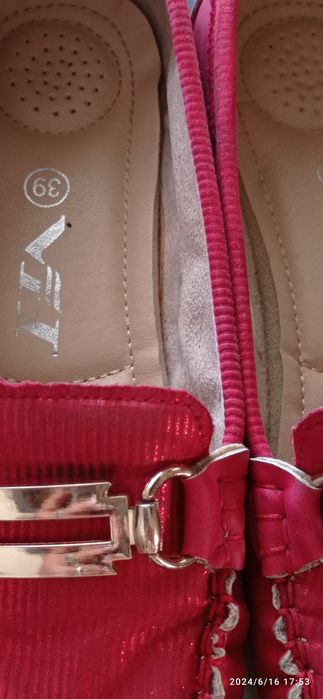 Sprzedam. Buty czerwone