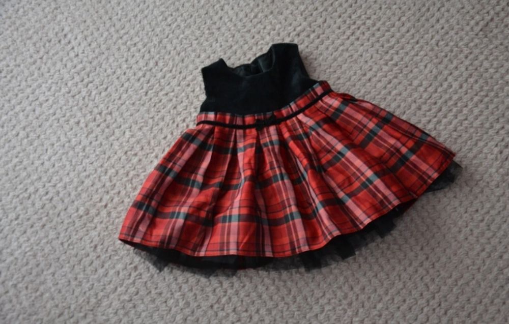 Śliczna sukienka George