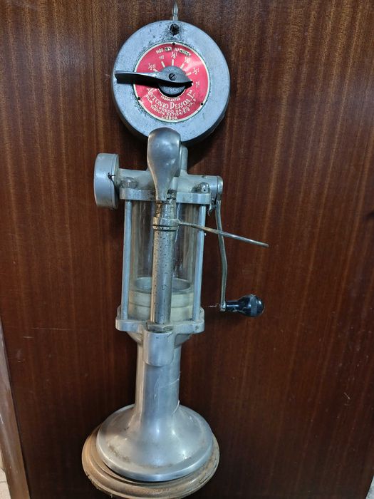 Medidor de petróleo com chupador