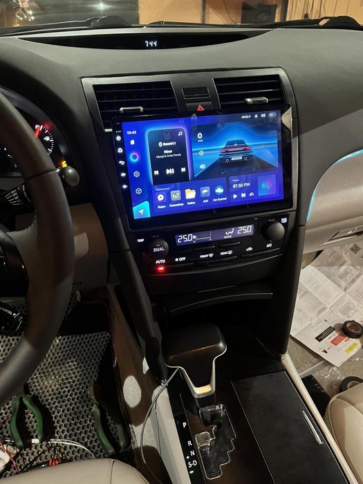 Рамка магнітоли 10 дюймів для camry40