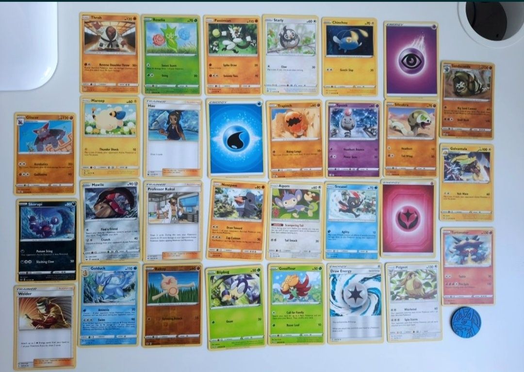 Karty POKEMON 84 szt i 2 żetony