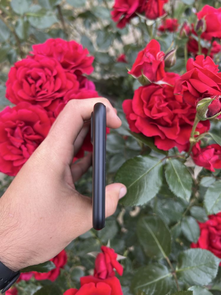 Продам iPhone 7+ plus Black 32BG.