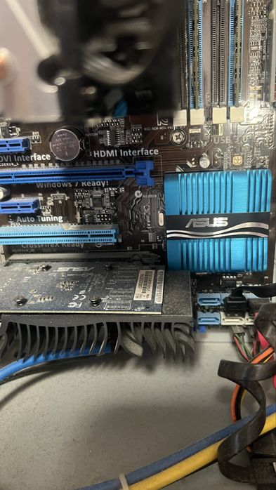 Системний блок з монітором