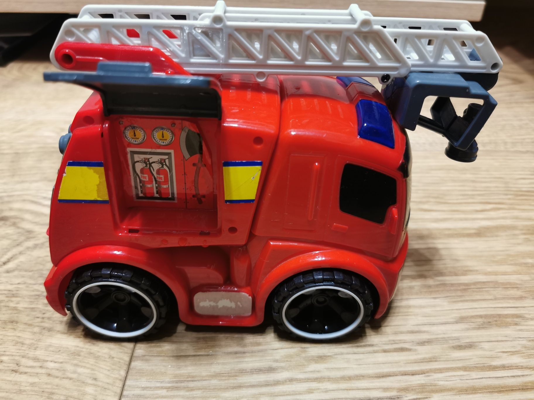 Większe pojazdy - wozy strażackie