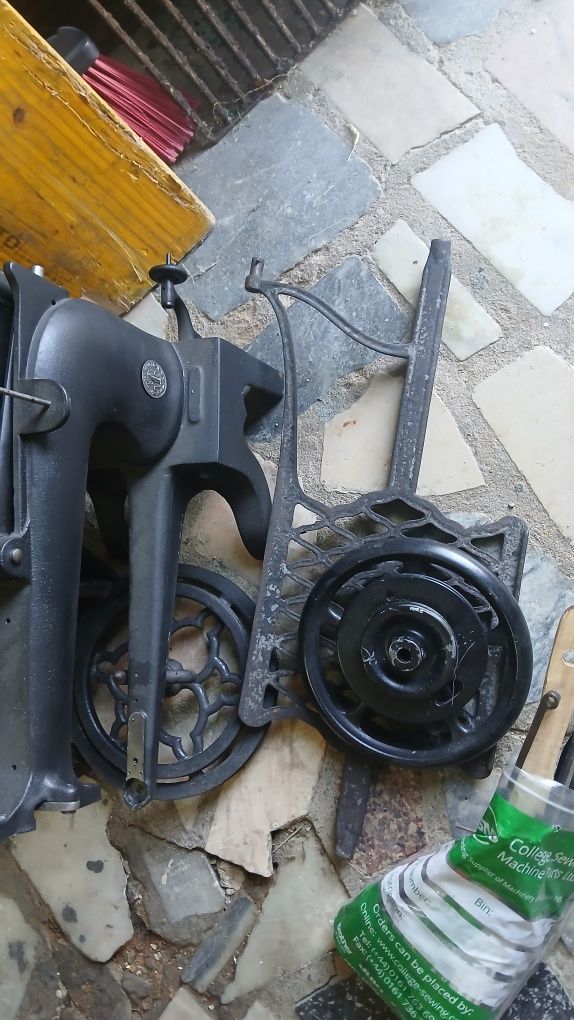 Máquina de costura singer