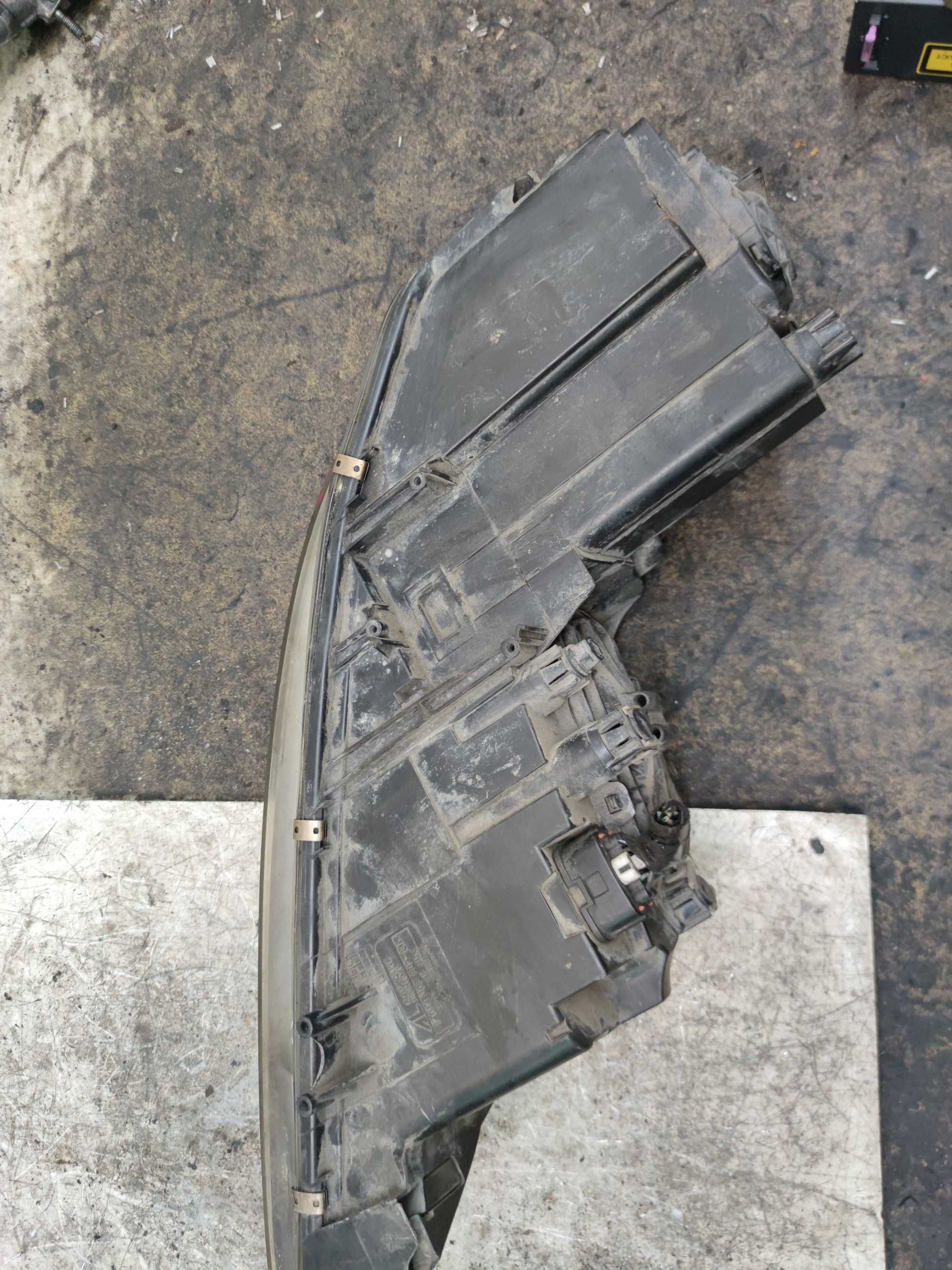 Mazda 6 Lampa Przednia Lewy Przód LP