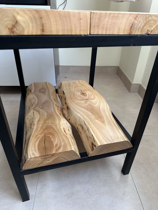 Stolik drewniany 55/45/61 solidny