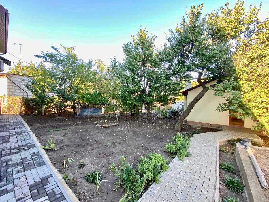 Продаю гариний будинок в Ракетній Рощі. ц1