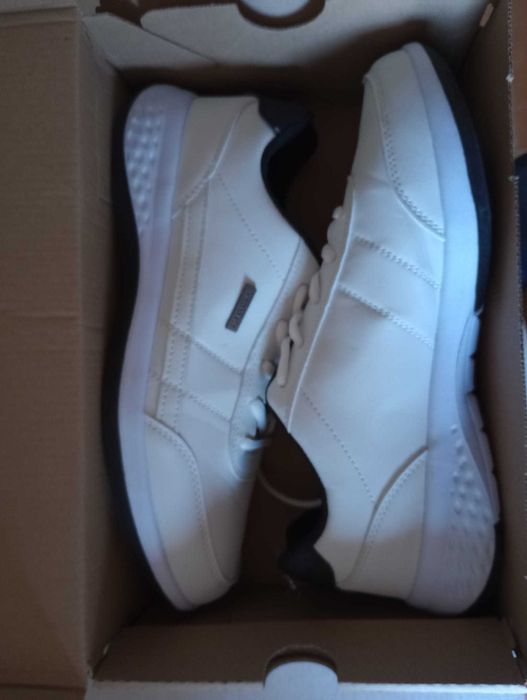 Tenis brancos bom preço N 42