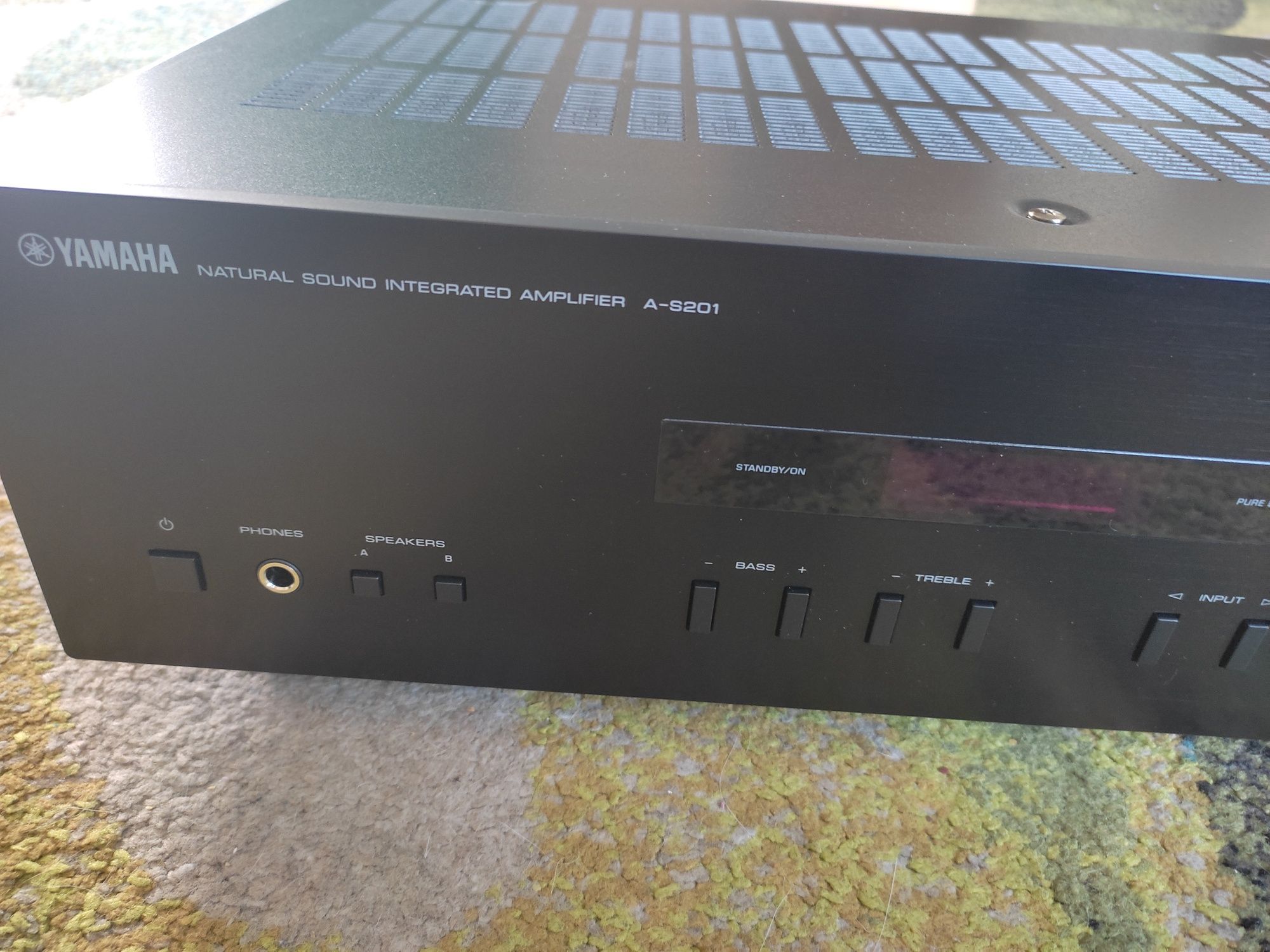 Wzmacniacz zintegrowany Yamaha nowy