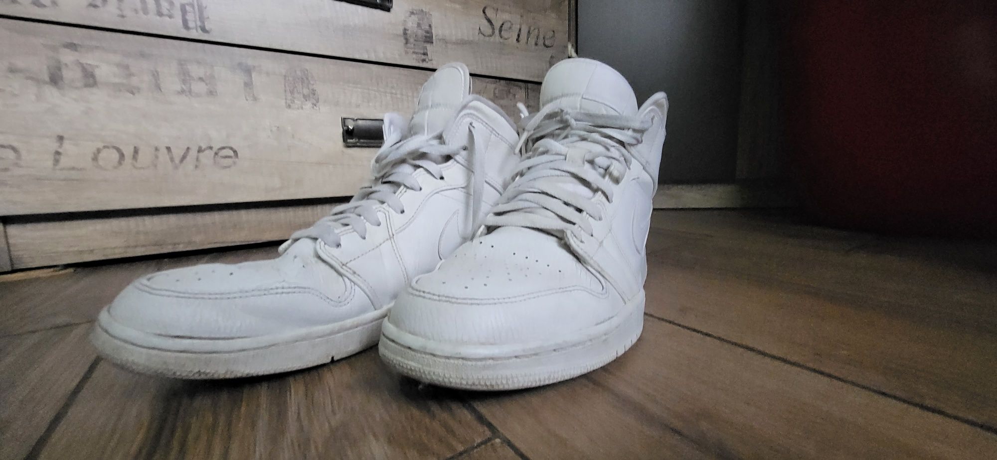 Nike jordan 1 mid