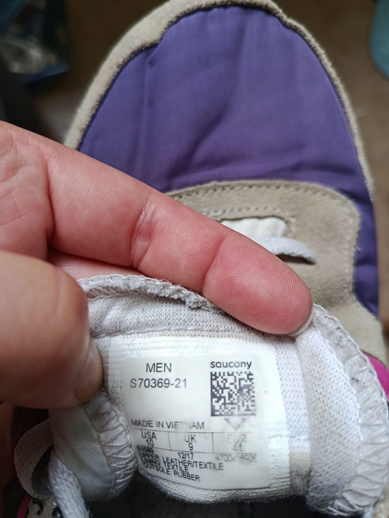 Saucony 44 кросівки