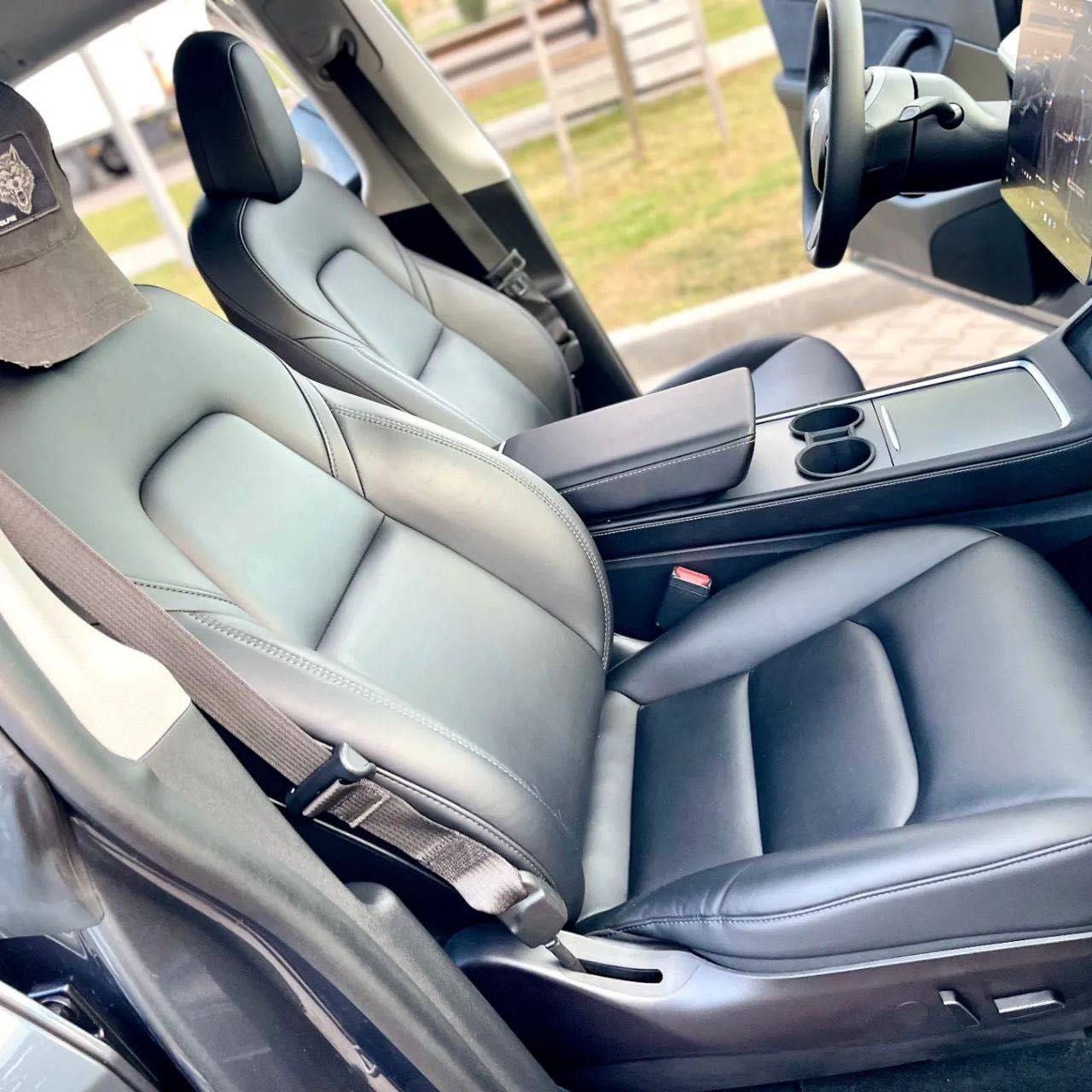 Tesla Model Y 2021