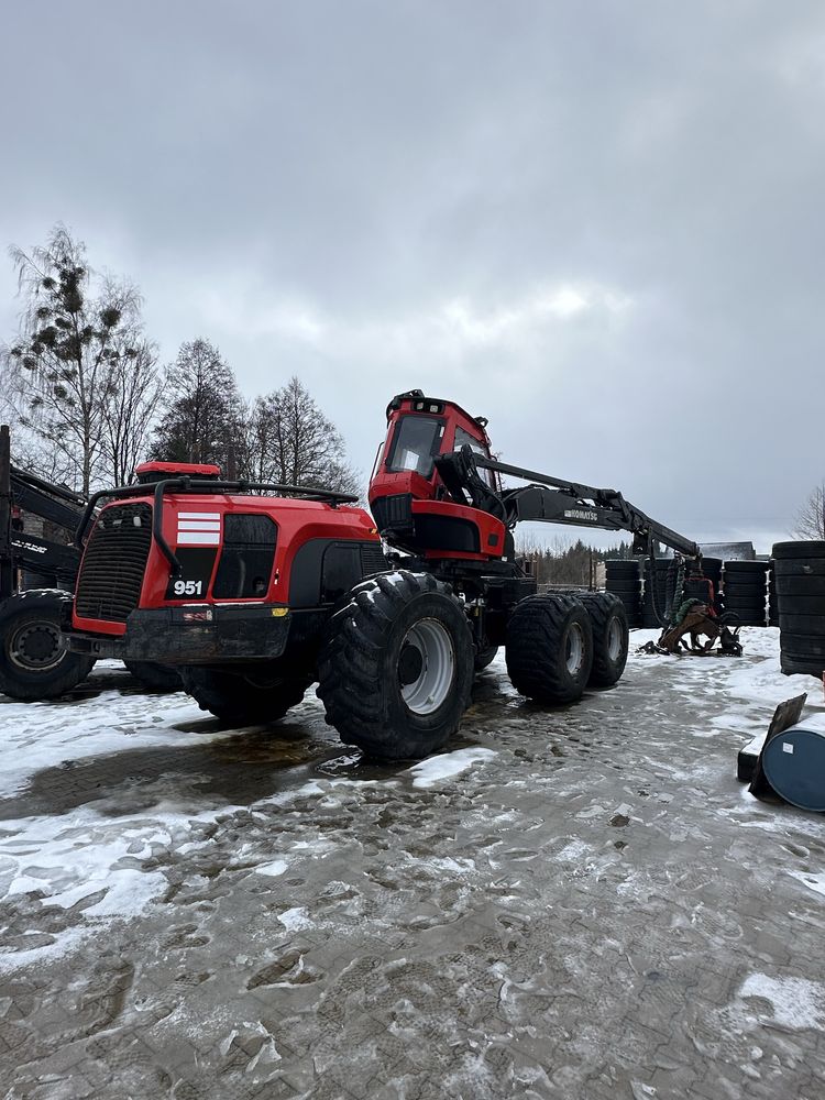 Форвардер, лісовоз, Коматсу 890.3