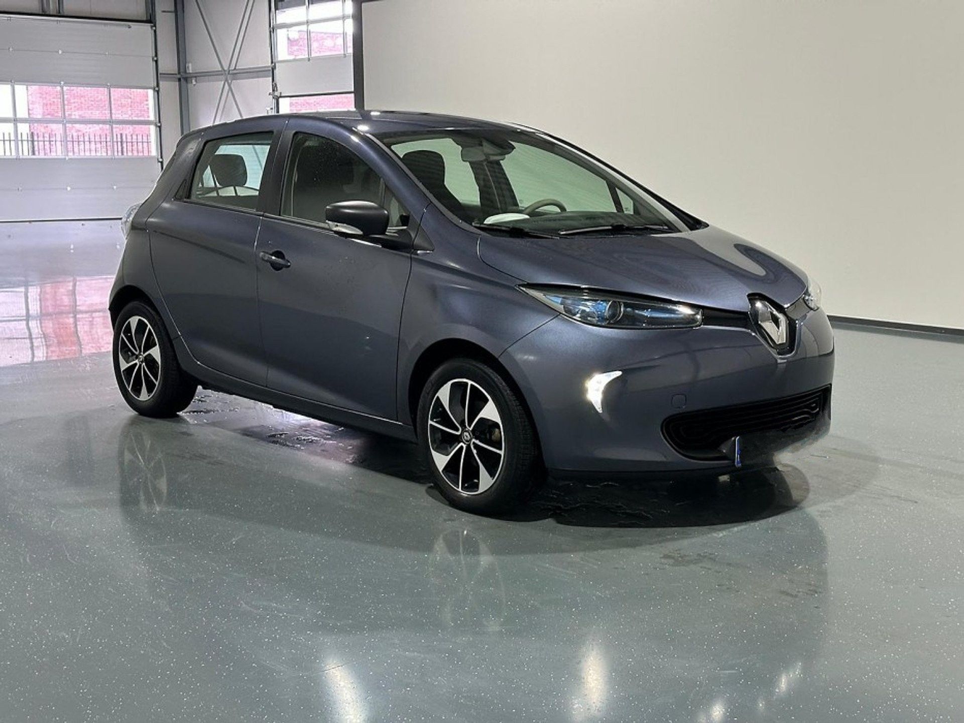 Vendo empresa TVDE + 1 Renault ZOE
