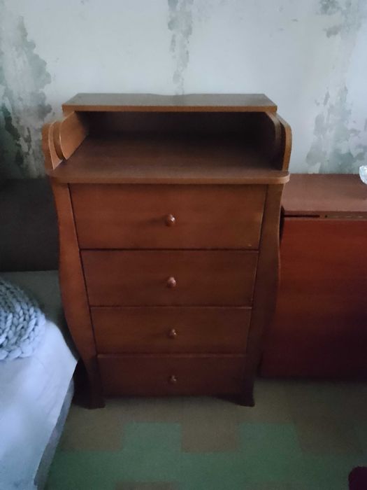 Комод с деревянными фасадами на 4 ящика