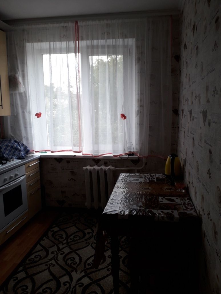 Кімната  на підселення для дівчини на Київській
