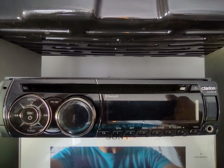 Radio samochodowe Clarion cz301e