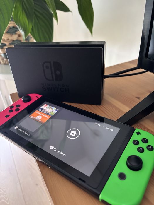 Nintendo Switch + Mario Kart 8