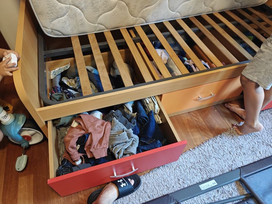 Cama solteiro com estrado 90x200
