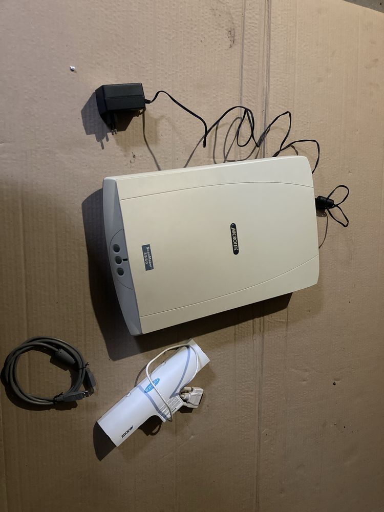 Сканер Microtek Scan Maker 3880