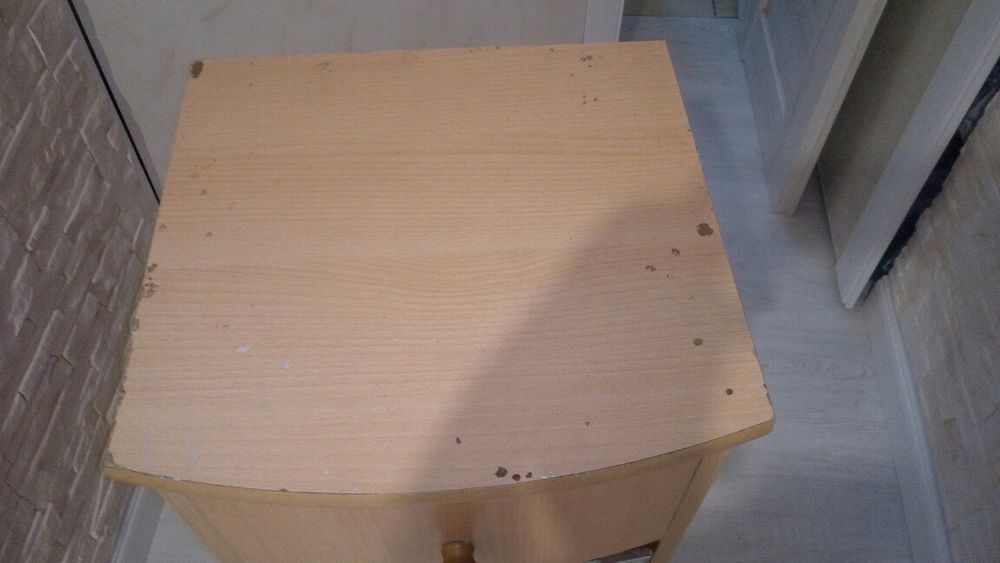 szafka łazienkowa szklane drzwiczki