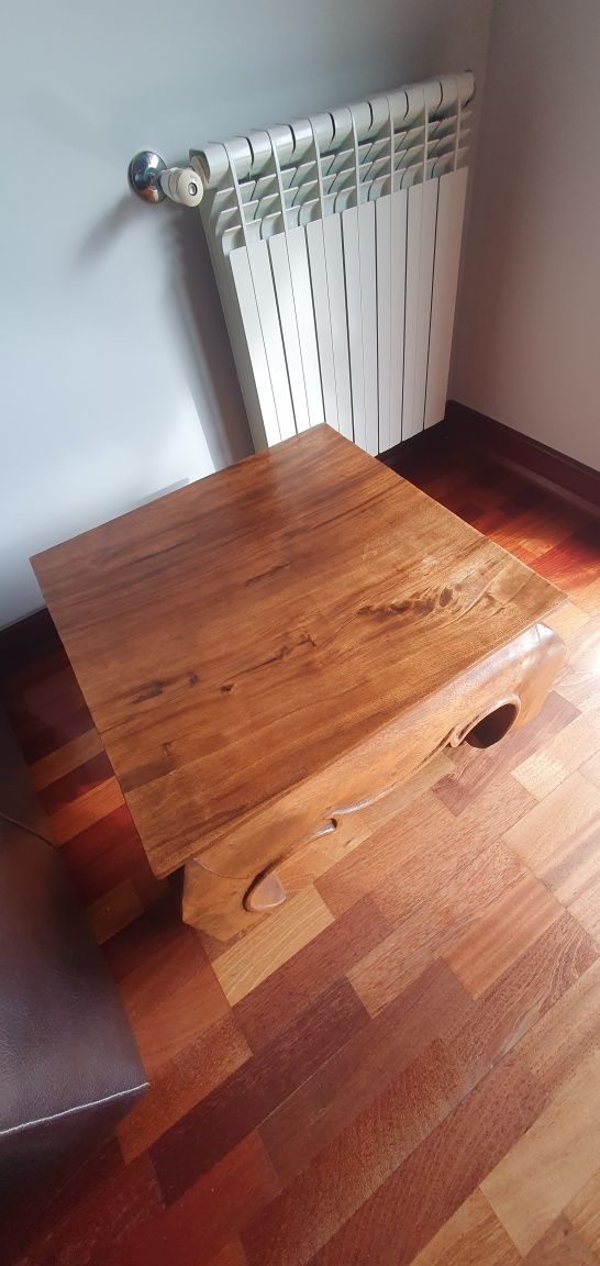 Mesa de sala em madeira