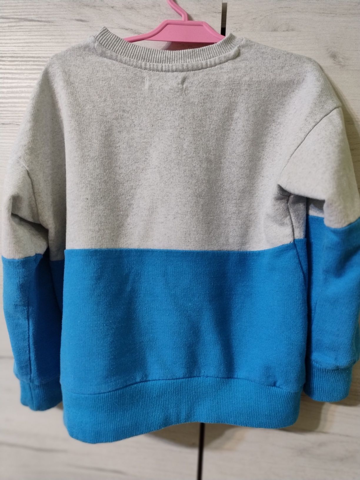 Bluza w Minionki rozmiar 122