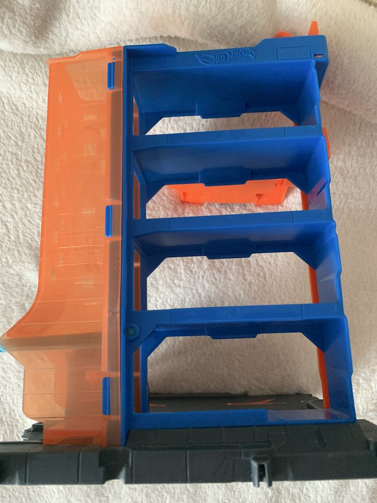Garaz hot wheels parking