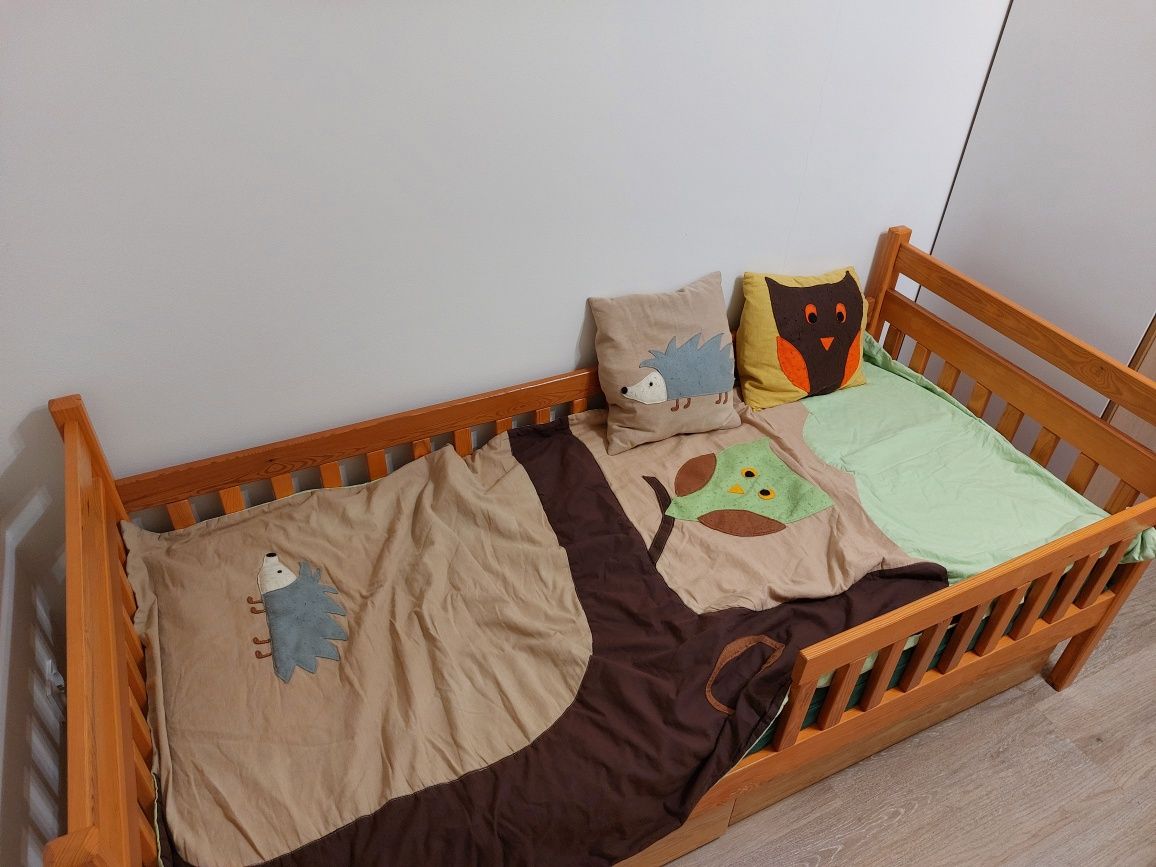 Łóżko drewniane 180 x 80 z szufladami i stelażem (+dodatki)