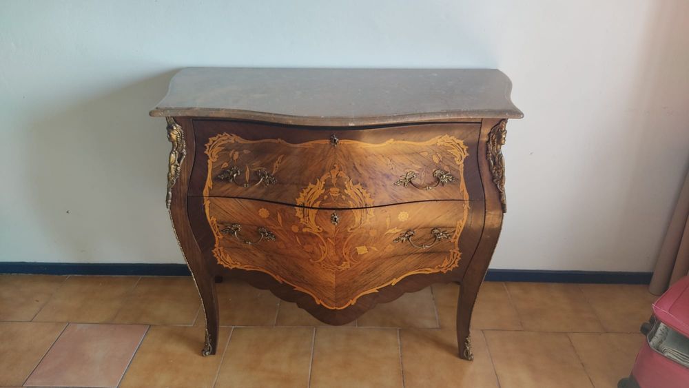 Cómoda de barriga, Bombe Luís XV em excelente estado conservação