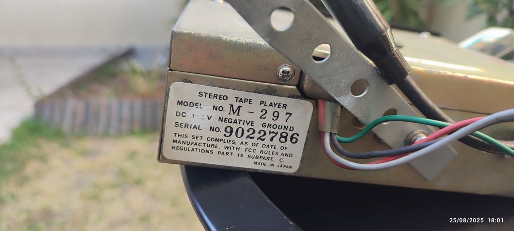 Rádio de cartuchos MAZDA 818