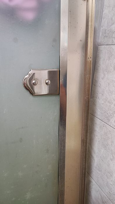 двери душевой   .