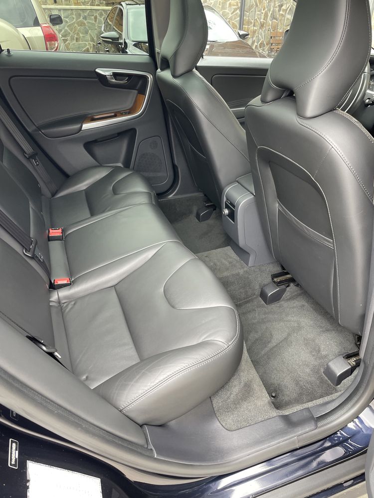 Вольво ХС60 Volvo XC60 Т5 AWD