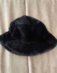 Gorro de pelo Stradivarius