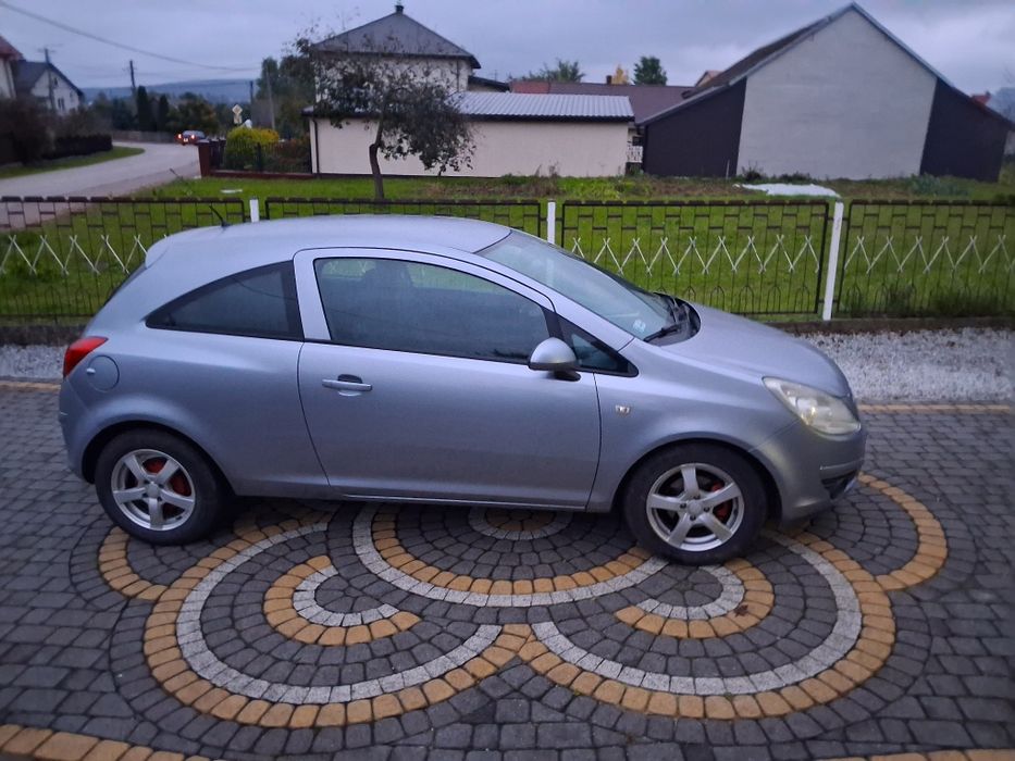Opel Corsa D 1.4 benzynka 120tys przebiegu KIELCE  super stan klima