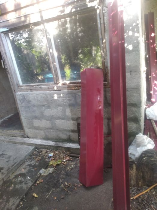 Продам конек для кровли и снеґодержатели