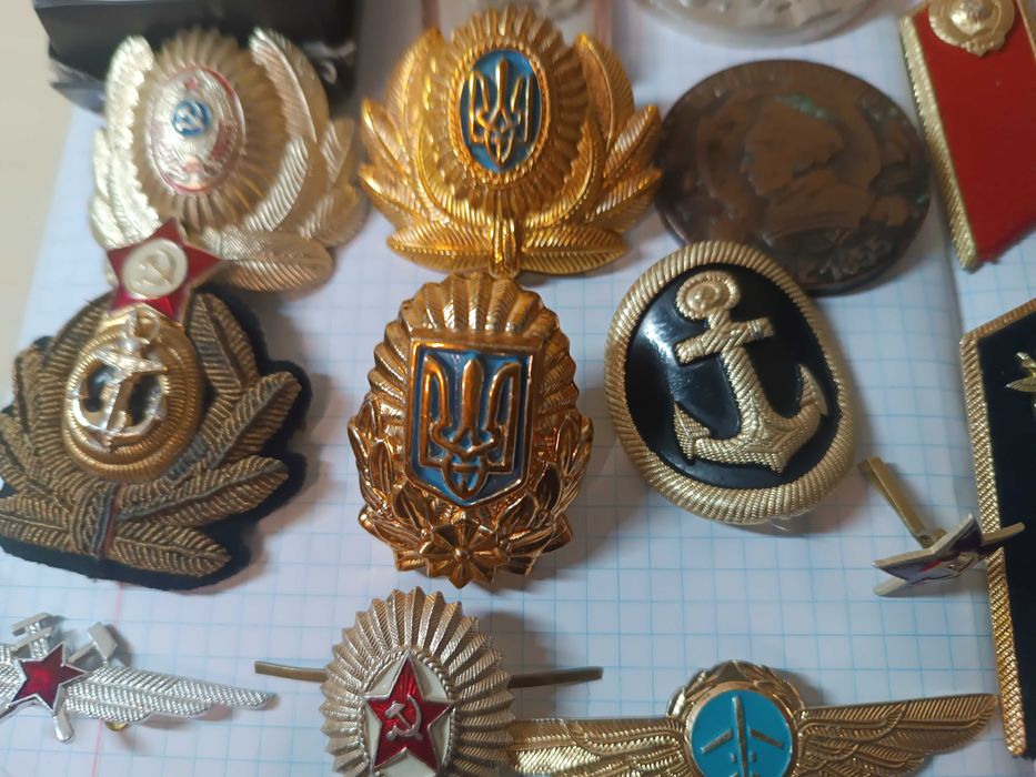 Значки та кокарди СССР