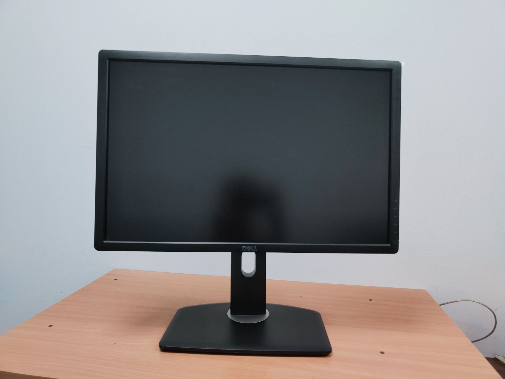 Ekran Dell model U2413f.