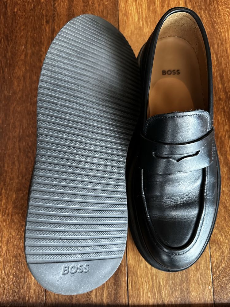 Loafer Hugo Boss em pele preta