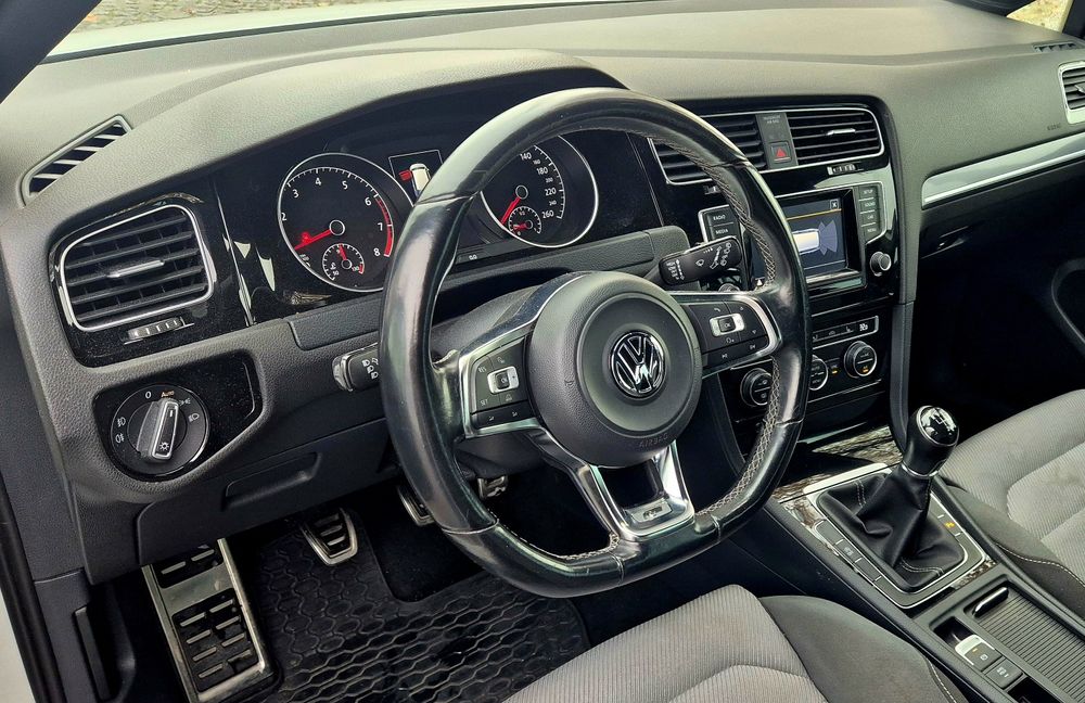 VW Golf Variant R-Line 1.4 TSI