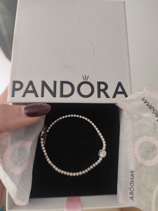 Vendo pulseira com cristais Pandora