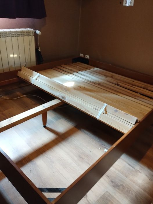 Sprzedam solidne łóżko