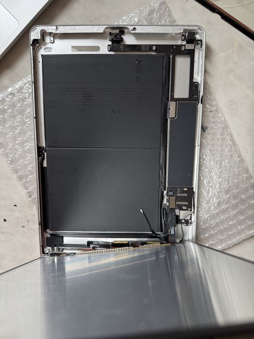 iPad 2020 128Gb на запчастини