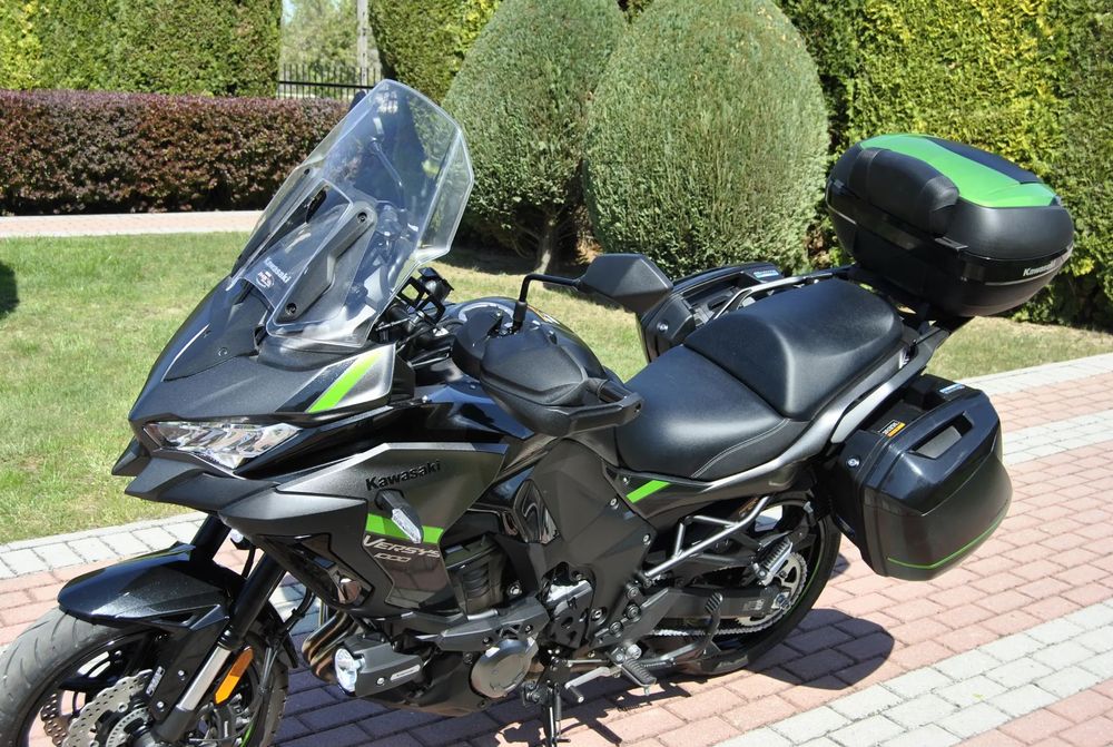 Kawasaki Versys 1000 2023 GT stan salonowy dodatki BEZWYPADKOWY kufry grand tourer v-strom