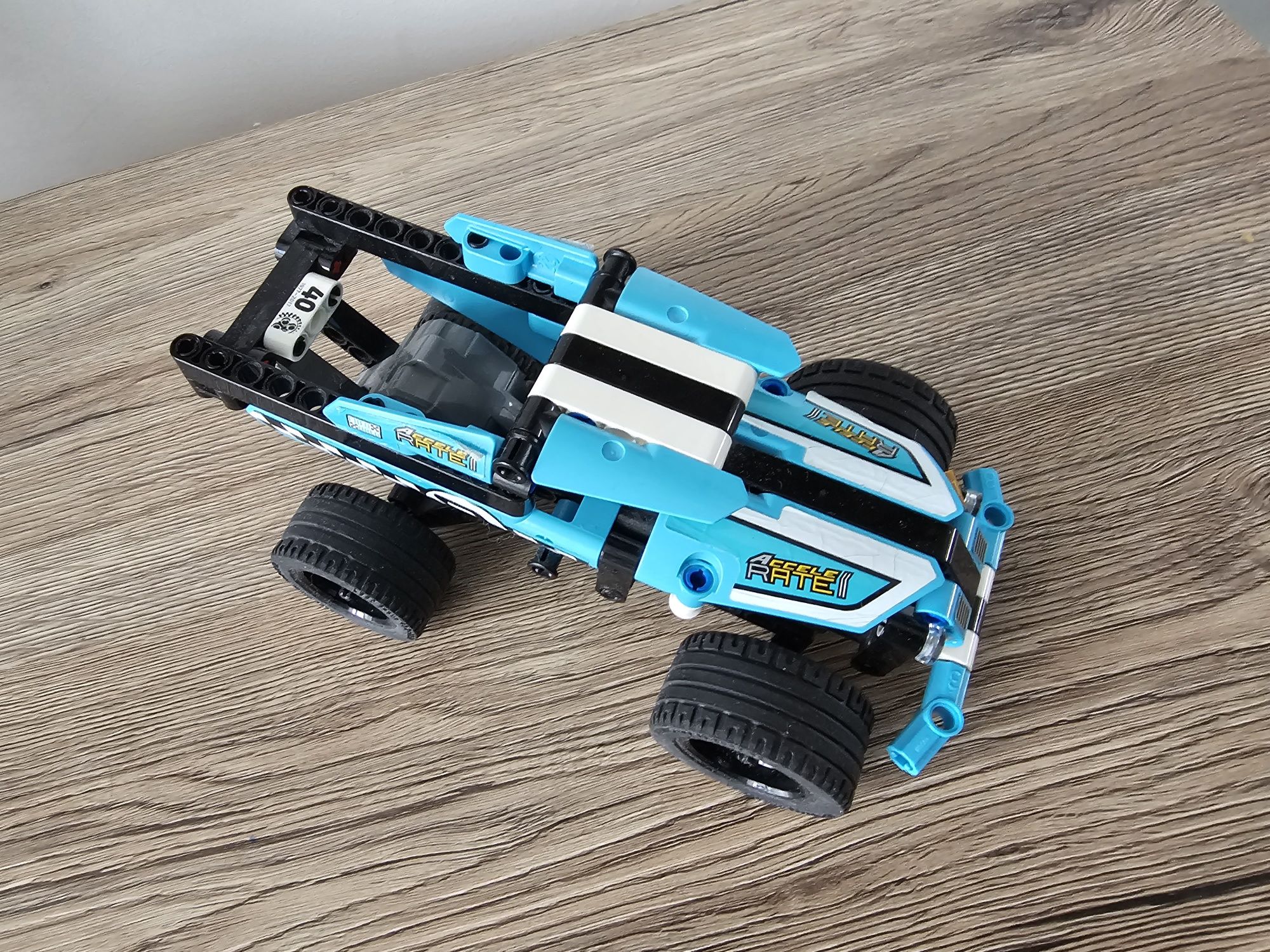 Lego technic samochód wyścigowy