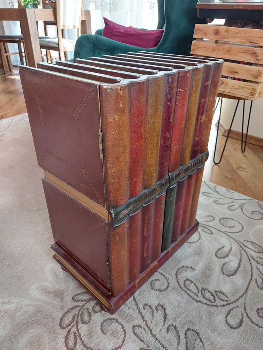 Szafka książka biblioteczna